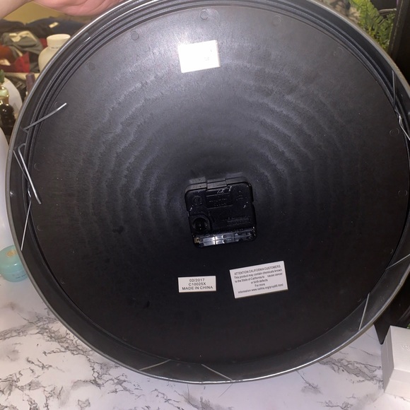 World map marble clock - Picture 2 of 2